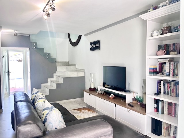 2 Bedroom Property for Sale in Waves Edge Western Cape